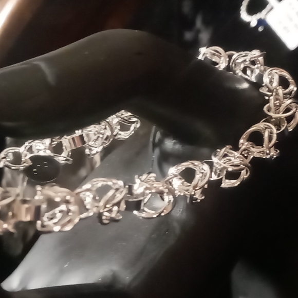 Circle link chain Bracelet. Sterling 925 size 8 very unique links great shine. - Picture 4 of 8